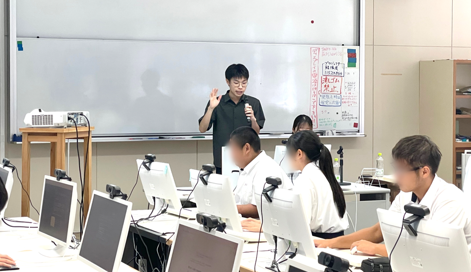 授業を担当する社員