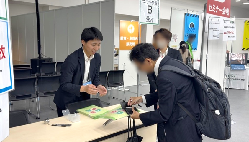 お客様対応の様子